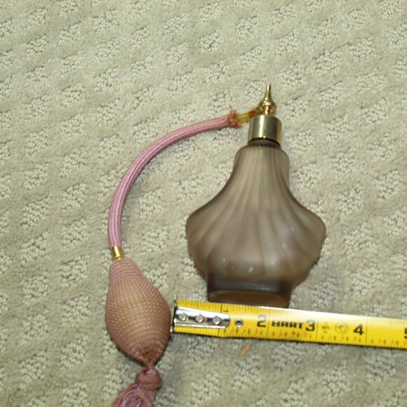 Vintage Frosted Mauve Glass Perfume Bottle with Pump - Picture 3 of 6